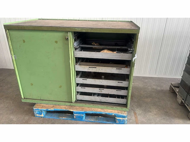Metalen ladeblok met inhoud - afbeelding 2 van  7