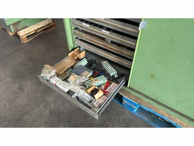 Metalen ladeblok met inhoud - afbeelding 4 van  7