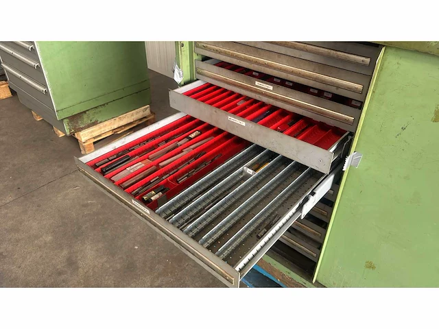 Metalen ladeblok met inhoud - afbeelding 7 van  7