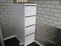 Metalen ladekast met vier laden. afmeting 47 x 62 x 133 cm - afbeelding 1 van  2