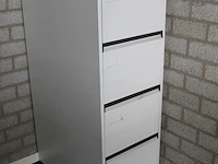 Metalen ladekast met vier laden. afmeting 47 x 62 x 133 cm - afbeelding 2 van  2