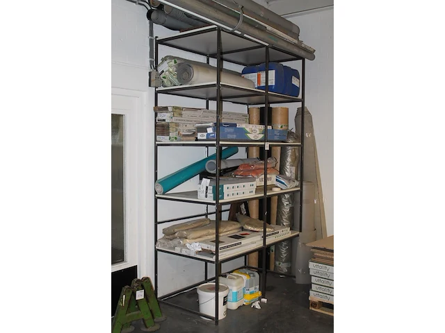 Metalen magazijnstelling met vijf legplanken. afmeting 153 x 78 x 260 cm. let op! exclusief inhoud en oph... - afbeelding 2 van  2