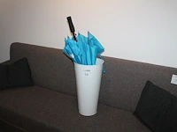 Metalen paraplubak hoogte 52 cm. - afbeelding 1 van  2