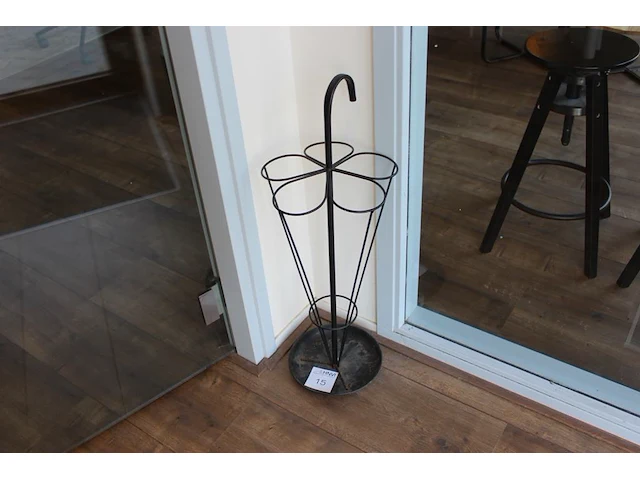 Metalen paraplustandaard met hoogte 82 cm. - afbeelding 1 van  2