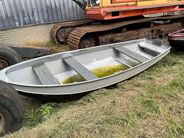 Metalen roeiboot - afbeelding 1 van  5