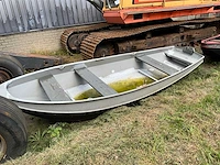 Metalen roeiboot - afbeelding 1 van  5