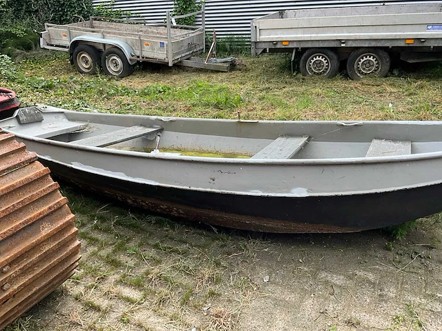 Metalen roeiboot - afbeelding 3 van  5