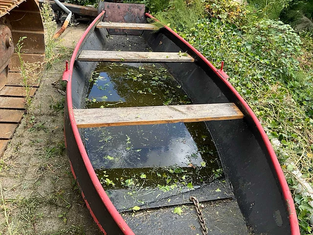 Metalen roeiboot - afbeelding 3 van  5