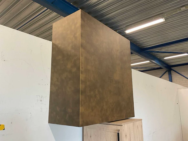 Metalen schouw voor inbouw unit afzuigkap - afbeelding 1 van  2