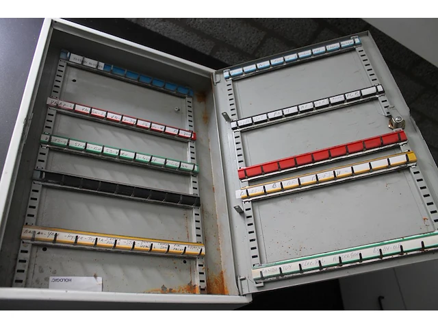 Metalen sleutelkast met 100 posities. - afbeelding 2 van  2