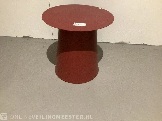 Metalen tafel rood - afbeelding 1 van  1