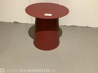 Metalen tafel rood