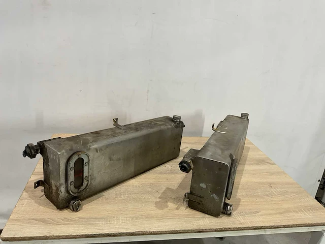 Metalen tank (2x) - afbeelding 4 van  7
