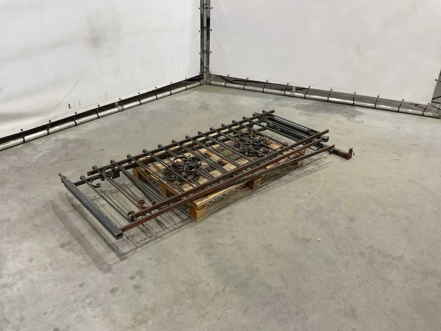Metalen tuinhek - afbeelding 2 van  7