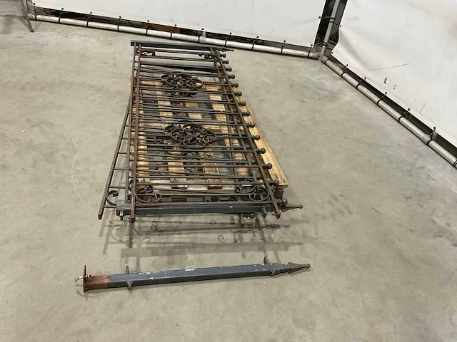 Metalen tuinhek - afbeelding 4 van  7