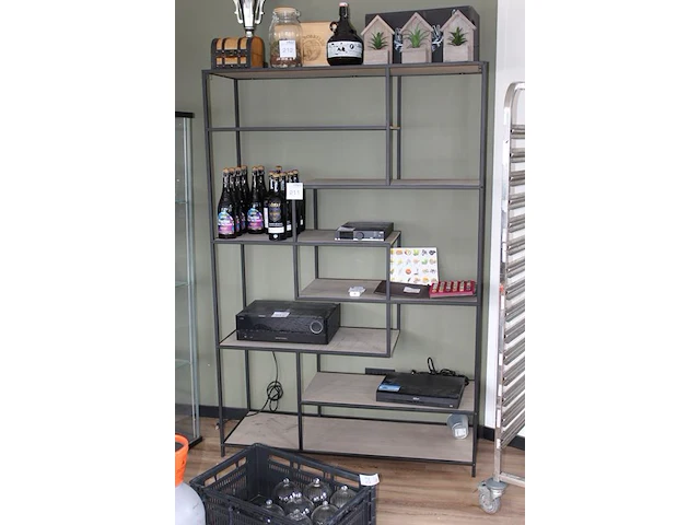 Metalen vakkenkast. afmeting 120 x 40 x 180 cm. - afbeelding 1 van  2