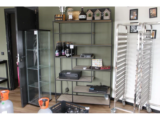 Metalen vakkenkast. afmeting 120 x 40 x 180 cm. - afbeelding 2 van  2