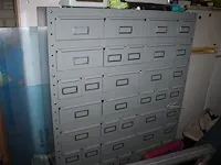 Metalen vakkenkast met 51 laden 93 x 30 x 153 cm. - afbeelding 1 van  2