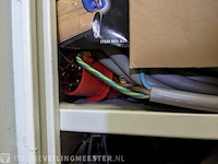 Metalen werkkast met inhoud - afbeelding 22 van  31