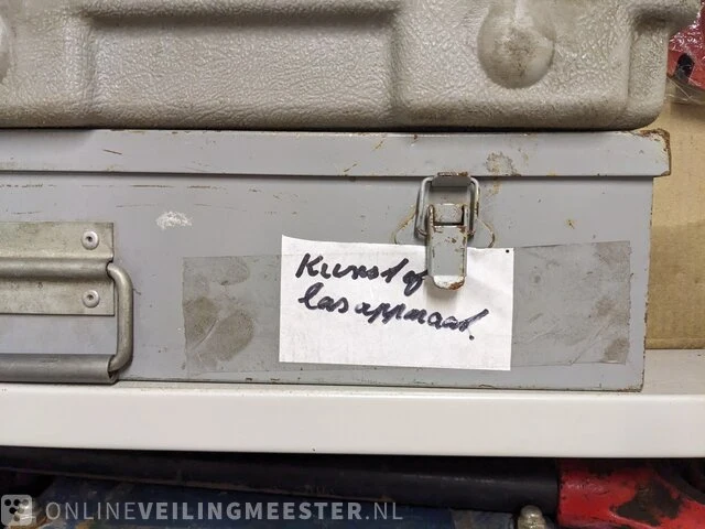Metalen werkkast met inhoud - afbeelding 26 van  31