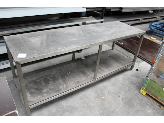Metalen werktafel met onderplateau en afmeting 200 x 60 x 79 cm. - afbeelding 1 van  2