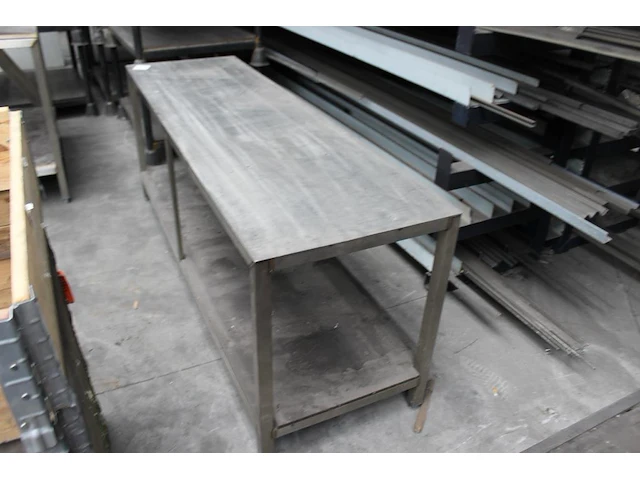 Metalen werktafel met onderplateau en afmeting 200 x 60 x 79 cm. - afbeelding 2 van  2
