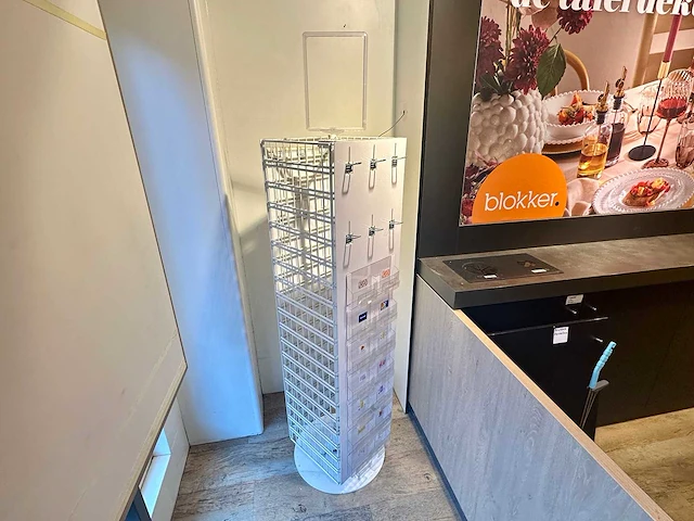 Metalen winkeldisplay draaibaar - afbeelding 1 van  5