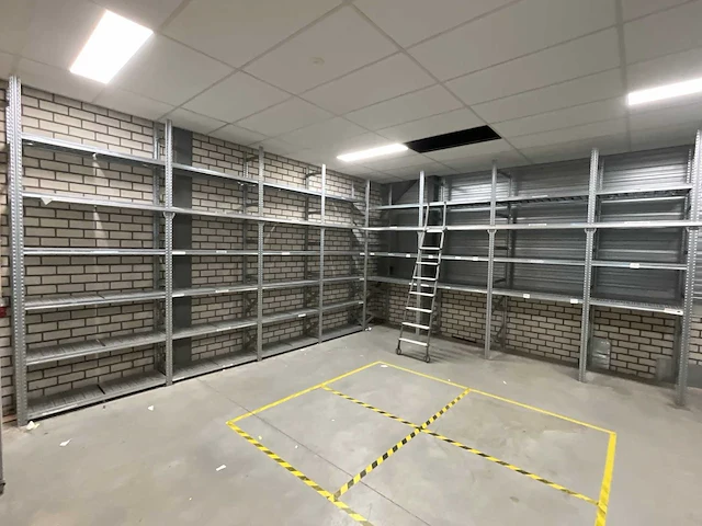 Metalsistem s1 / s2 legbordstelling 14,5 meter, 12 secties (305cm hoog) v.v. italscale fusalluminio ladder met rail - afbeelding 1 van  11