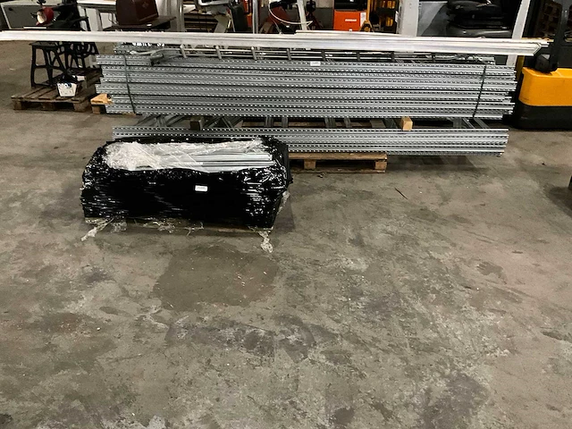 Metalsistem s1 / s2 legbordstelling 14,5 meter, 12 secties (305cm hoog) v.v. italscale fusalluminio ladder met rail - afbeelding 4 van  11