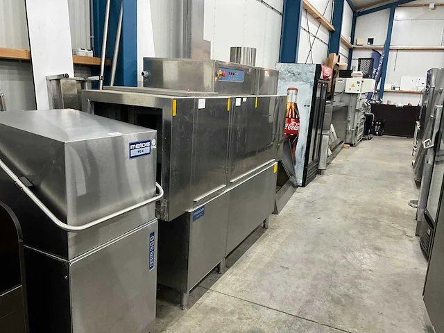 Metos - k 3100 - door type washer - afbeelding 1 van  8