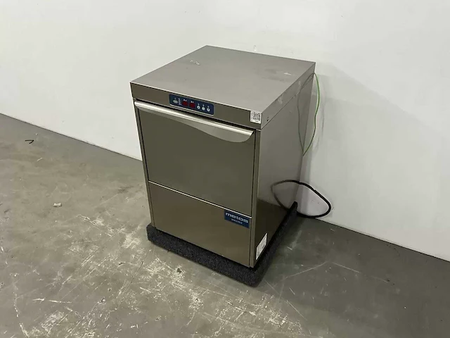 Metos - lux 60 el - korvenvaatwasmachine - afbeelding 1 van  7