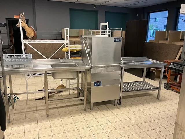 Metos hood 130el vaatwasmachine inclusief aan en afvoertafel - afbeelding 1 van  11