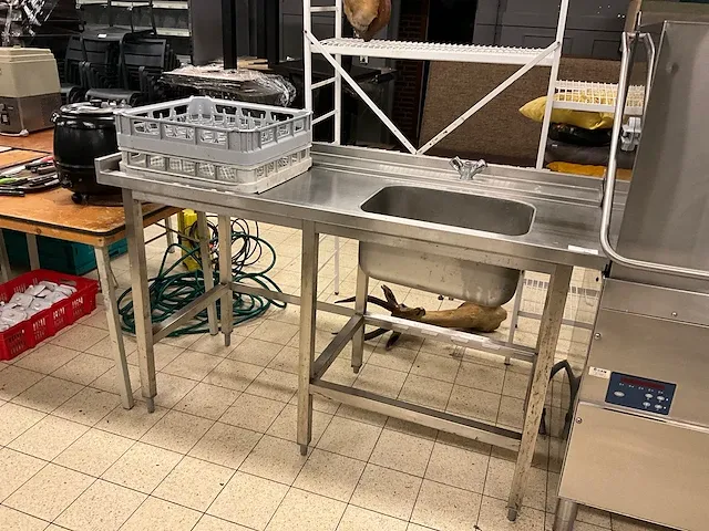 Metos hood 130el vaatwasmachine inclusief aan en afvoertafel - afbeelding 4 van  11