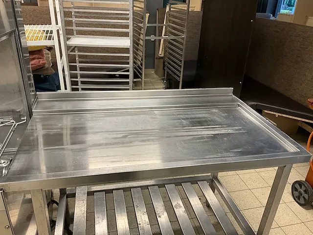 Metos hood 130el vaatwasmachine inclusief aan en afvoertafel - afbeelding 8 van  11