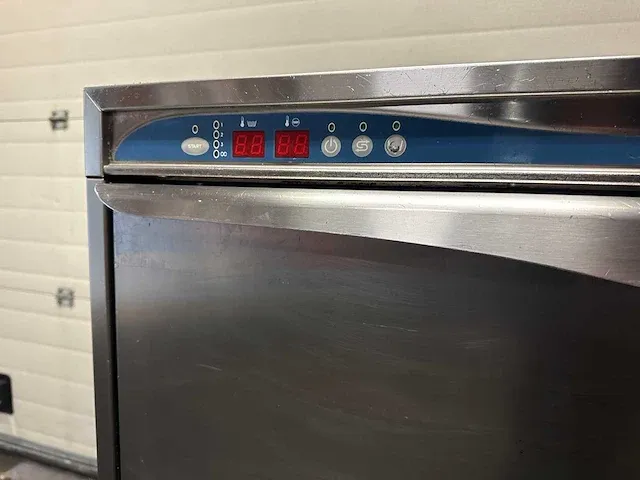 Metos lux 60 el korvenvaatwasmachine - afbeelding 2 van  4