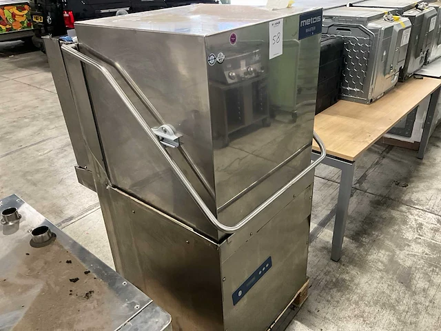 Metos premium 130 korvenvaatwasmachine - afbeelding 3 van  7