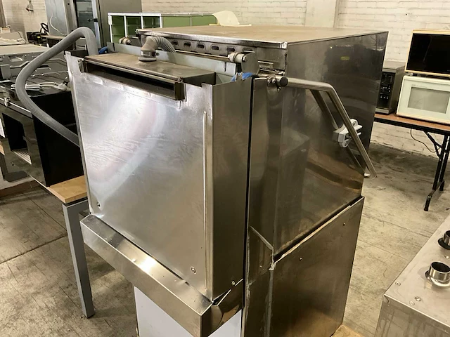 Metos premium 130 korvenvaatwasmachine - afbeelding 7 van  7