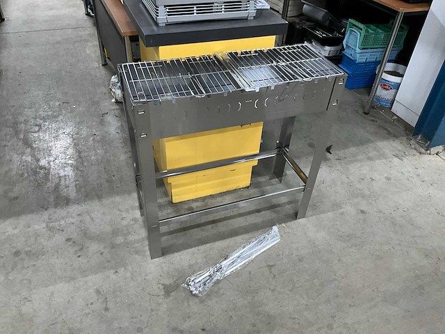 Metro karasu houtskool bbq - afbeelding 1 van  7