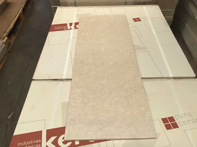 Metropol trivor almond mat wandtegel 25x70 cm 20 m² - afbeelding 1 van  6