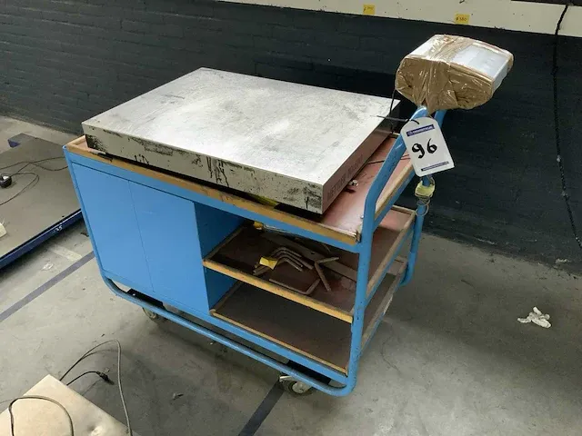 Mettler toledo ind425 weegschaal op magazijnwagen - afbeelding 1 van  2