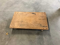 Meubelhondjes in magazijnkar - afbeelding 8 van  12