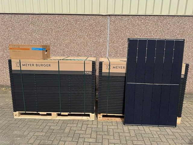 Meyer burger - set van 60 zonnepanelen (375 wp) met sungrow 20 kw omvormer - afbeelding 1 van  9