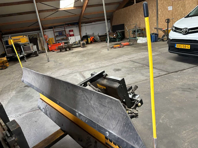 Meyer dp-6’8” sneeuwschuiver - afbeelding 3 van  11