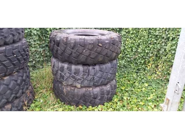 Michelin 395/85 r 20 banden (3x) - afbeelding 1 van  4
