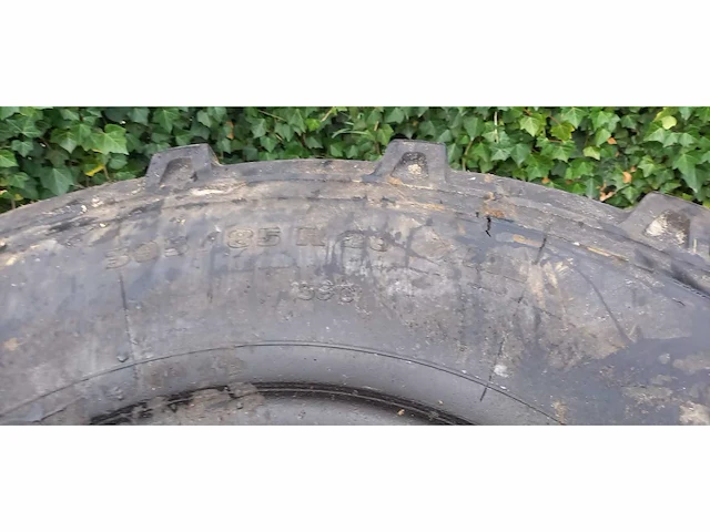 Michelin 395/85 r 20 banden (3x) - afbeelding 3 van  4