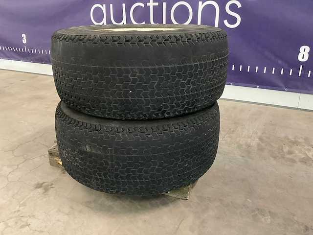Michelin 480/65 r 24 x m 108 band met velg (2x) - afbeelding 1 van  6