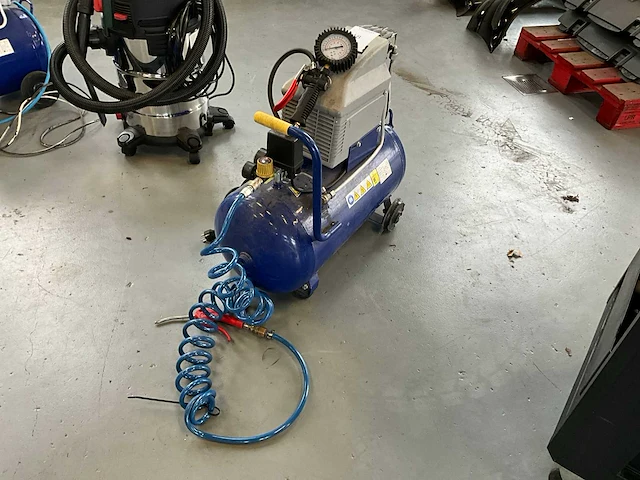 Michelin 50 luchtcompressor - afbeelding 1 van  4