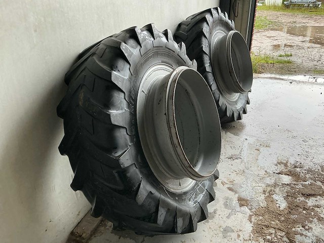 Michelin agribib dubbel lucht set (band en velg) - afbeelding 6 van  11