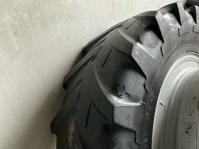 Michelin agribib dubbel lucht set (band en velg) - afbeelding 8 van  11