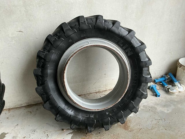 Michelin agribib dubbel lucht set (band en velg) - afbeelding 9 van  11